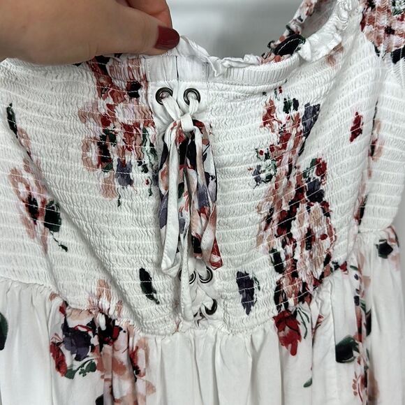 Torrid Floral Babydoll Bell Sleeve Off The Shoulder Lace Up Top Size 1 - Picture 3 of 11